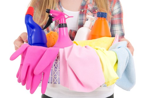 End of tenancy and move-related cleaning in Stockwell property
